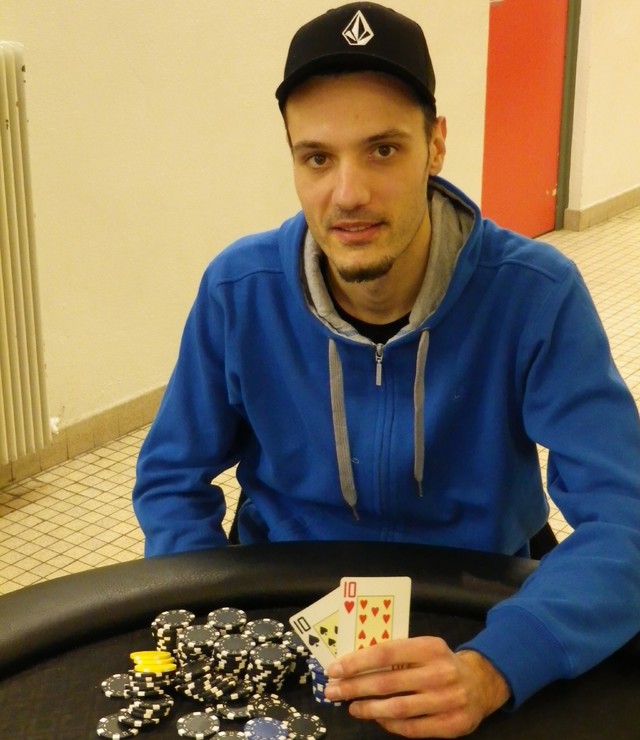 Des mois qu'il n'était pas passé. Max, en mode 